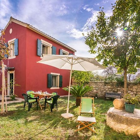 Traditional Rustic Maisonette By Konnect アギオス・イオアニス・ペリステリオン エクステリア 写真