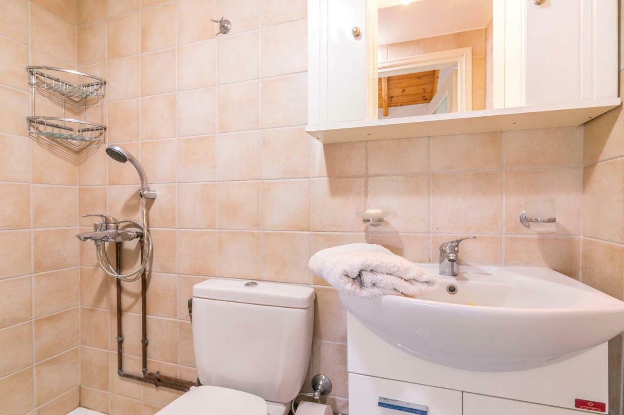 Traditional Rustic Maisonette By Konnect アギオス・イオアニス・ペリステリオン エクステリア 写真